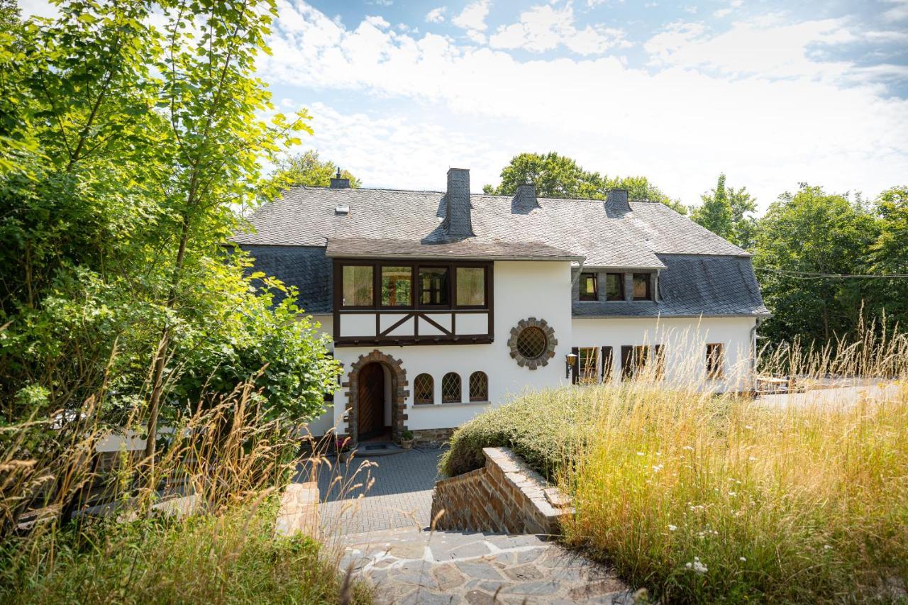 Landhaus Karbach Komplett Oder Einzelne Wohneinheiten Villa Inkl Sauna Bzw Waldhaeuschen Hirten Exterior foto
