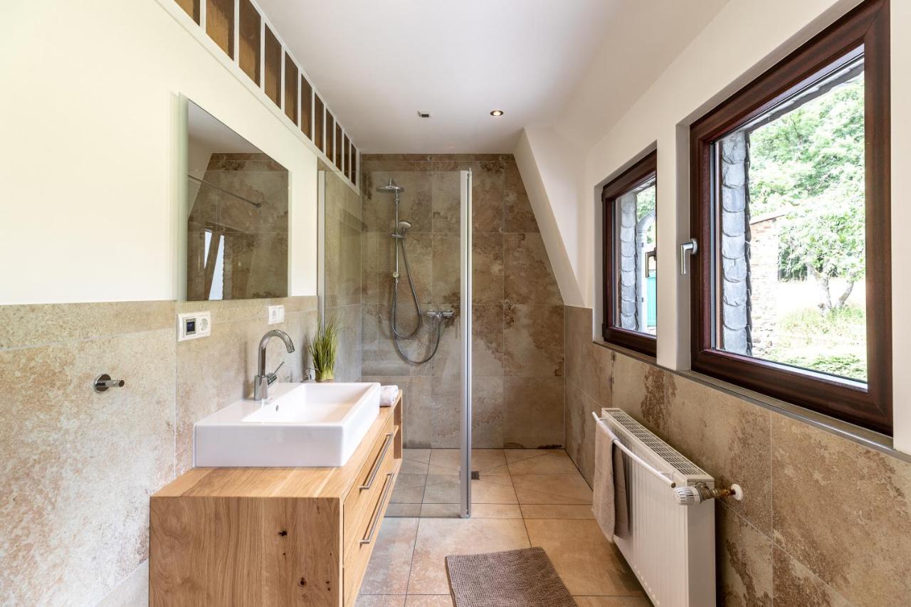 Landhaus Karbach Komplett Oder Einzelne Wohneinheiten Villa Inkl Sauna Bzw Waldhaeuschen Hirten Exterior foto
